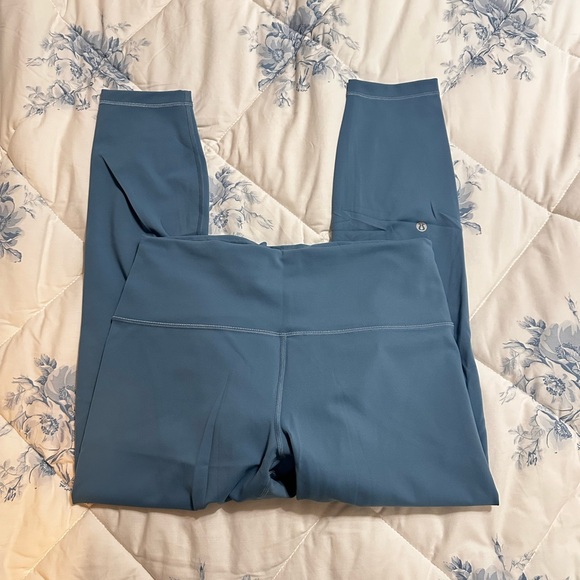 Lululemon wunder train contour leggings - Picture 2 of 3